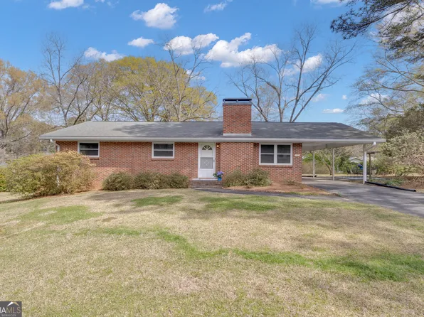 355 Circle Dr, Fayetteville, GA 30214