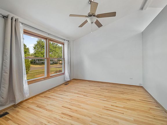 4th image of 500 Northfield Dr