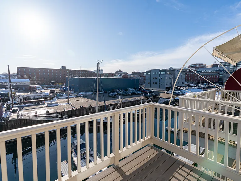 606 Chandlers Wharf — Photo 23