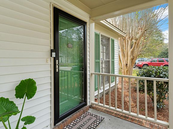 5th image of 302 Salterton St