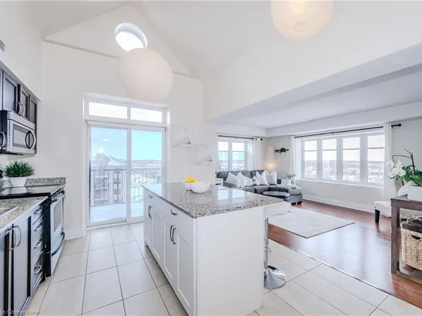 776 Laurelwood Dr #701, Waterloo, ON N2V 0A8