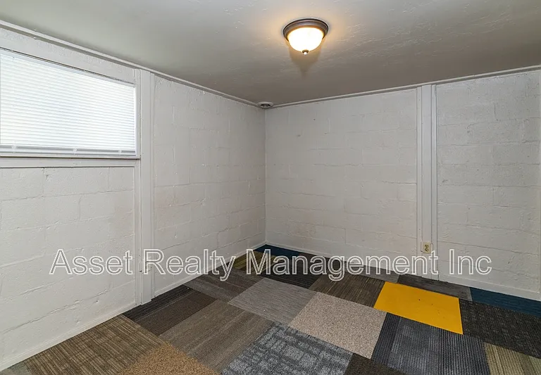 102 Wainwright Rd — Photo 17