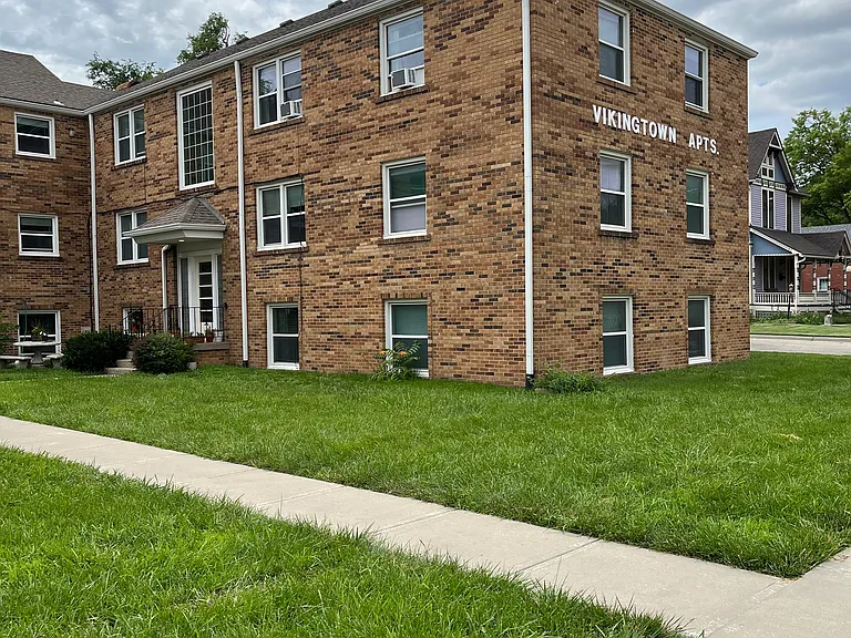 1729 Massachusetts St #7 — Photo 4