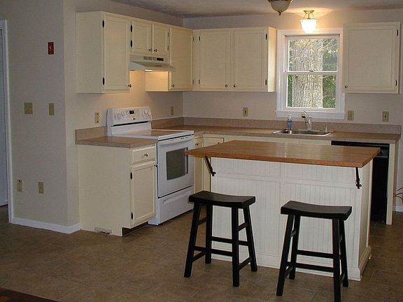 Kitchen with center island