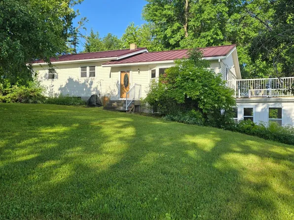 21126 210th St, Hutchinson, MN 55350