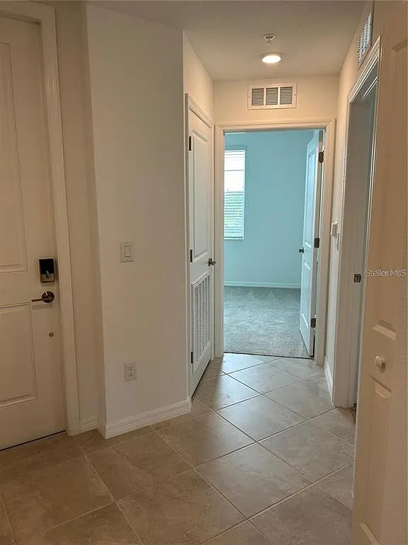 Building Photo - 12180 Wellen Golf St #201