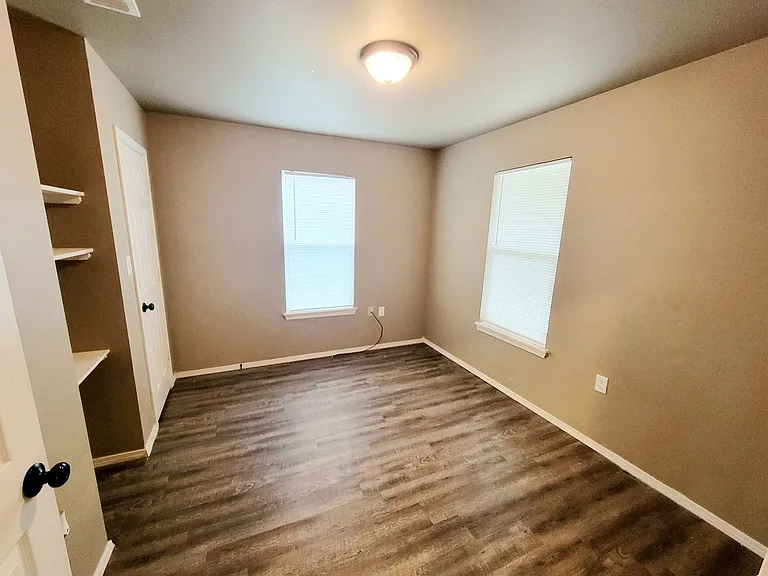2603 Elm Ave — Photo 8