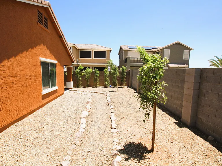 25735 W Elwood St — Photo 35
