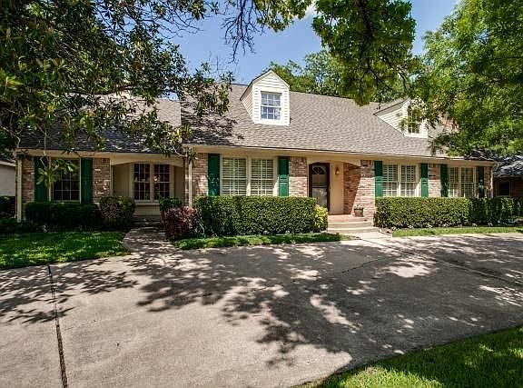 2nd image of 426 Fall Creek Dr
