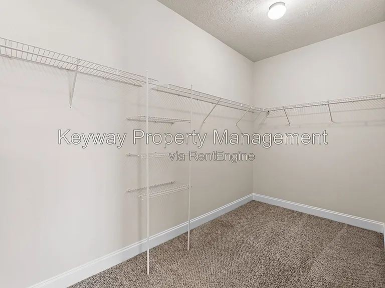 135 Beallwood Dr — Photo 17
