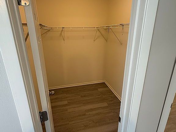 4th image of 205 Jackson St