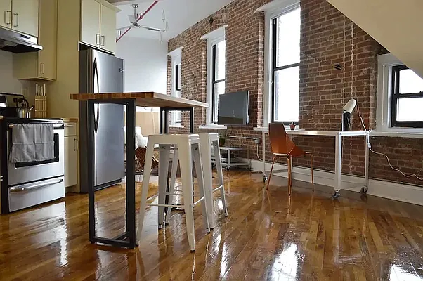 Rented by Dream Space Realty | media 6