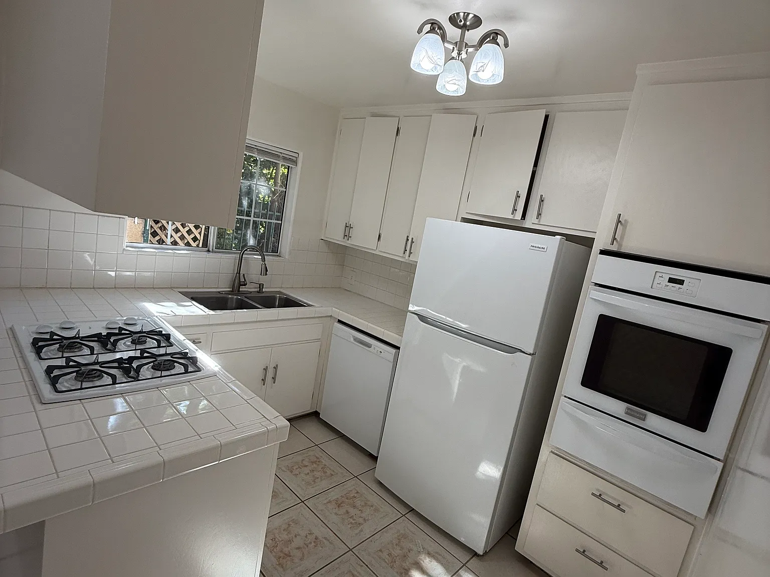 2 bed, $2,900 — Photo 2