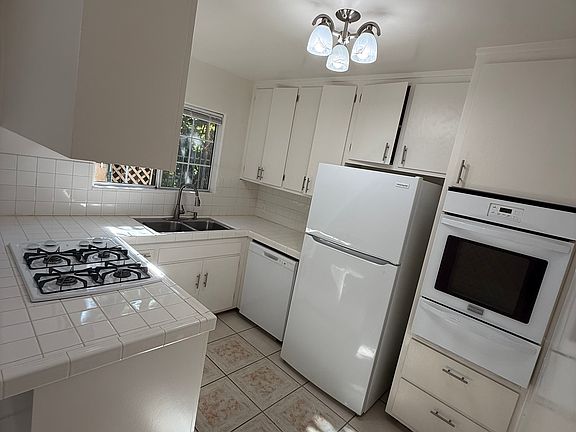 5th image of 12848 Bloomfield St APT 8