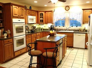 674 Gibson Hill Rd, Sterling, CT 06377