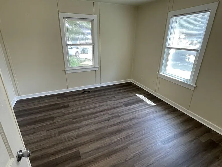 663 Coleman St — Photo 9
