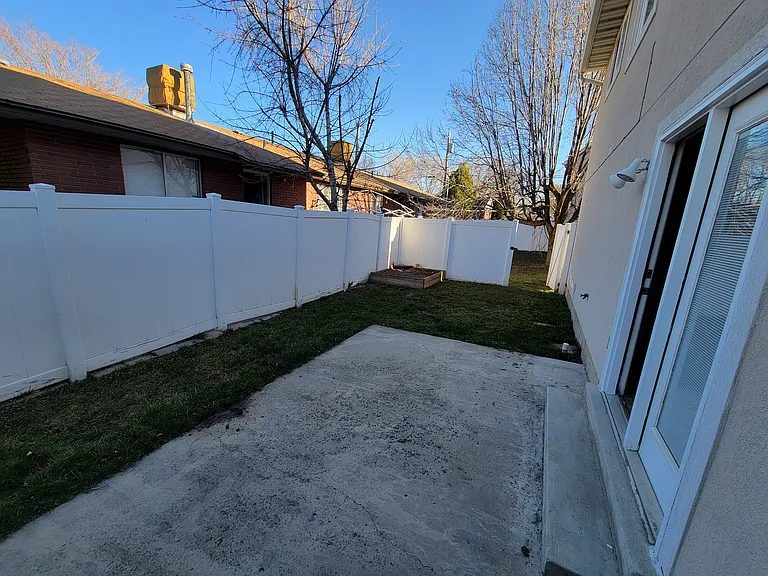 434 E Penney Ave — Photo 24