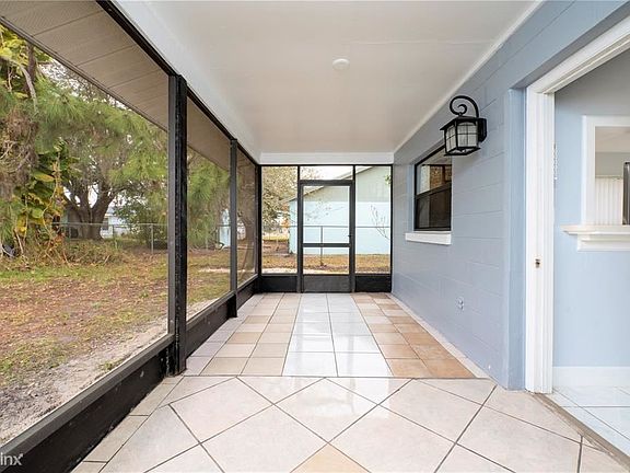 5th image of 605 Heraldo Ct