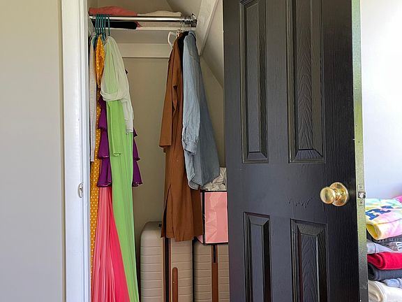 3rd image of 2107 W Cary St APT A