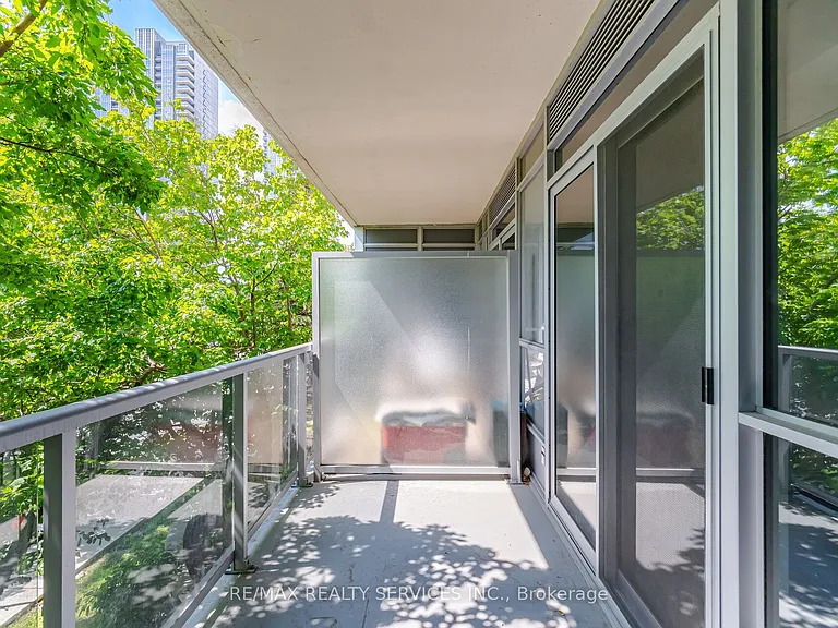151 Village Green Sq #206 — Photo 30