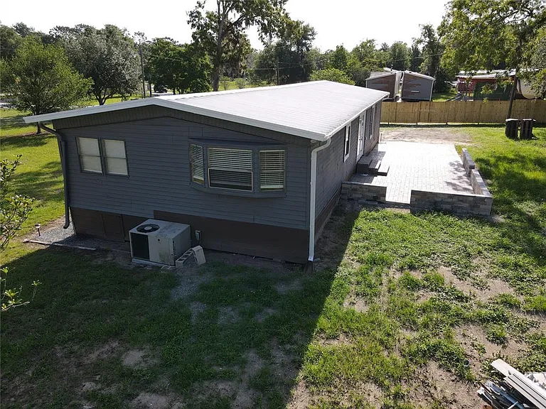 17524 Medley Ave — Photo 5