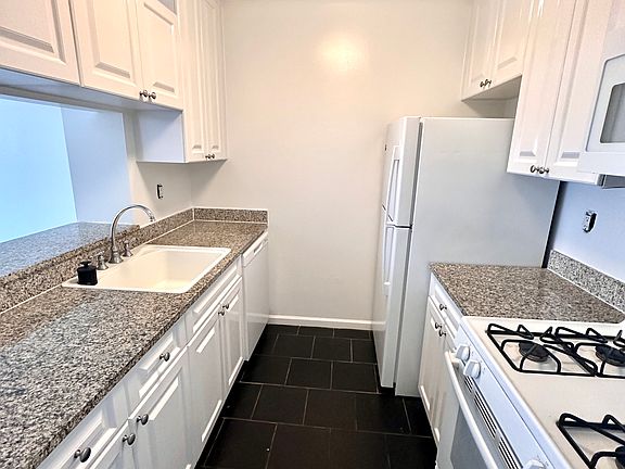 5th image of 401 W 22nd St APT 5F