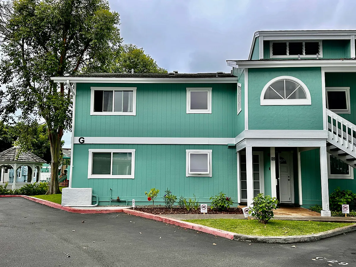 Exterior, upstairs condo - 355 Aoloa St #G207
