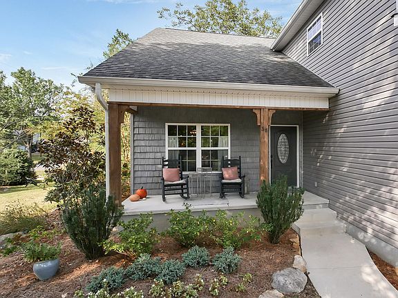 3rd image of 50 Wren Ave