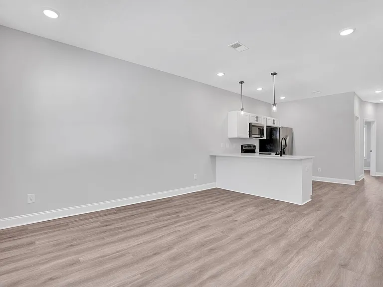 Trenton Commons — Photo 34