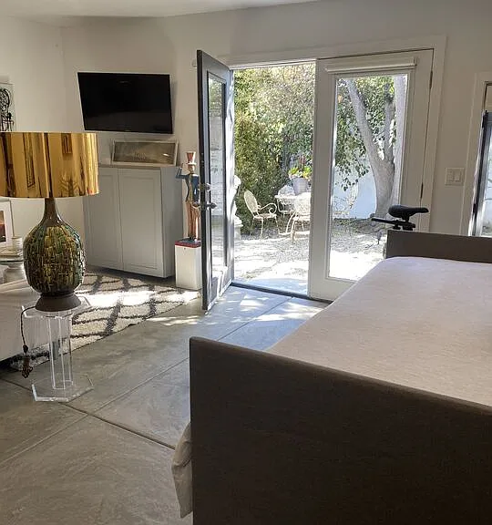 1053 S Alfred St #A — Photo 4