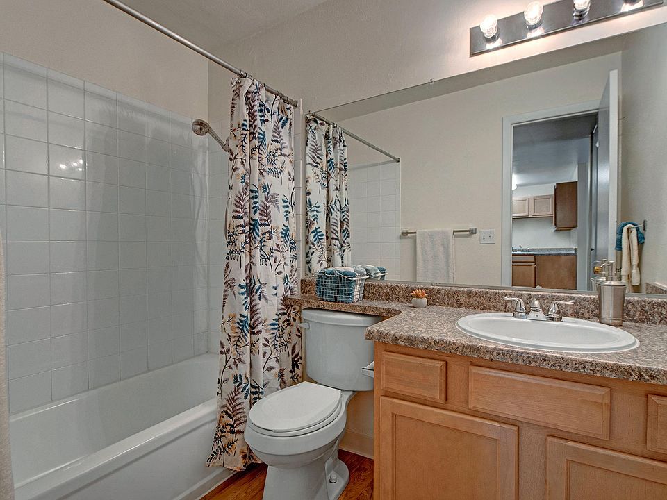 Hyde Park bathroom