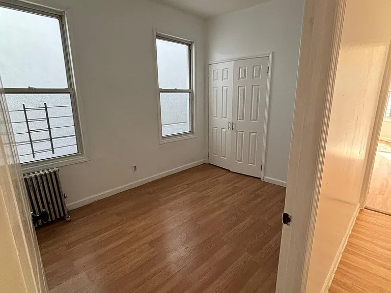 1956 Anthony Ave #3 — Photo 4