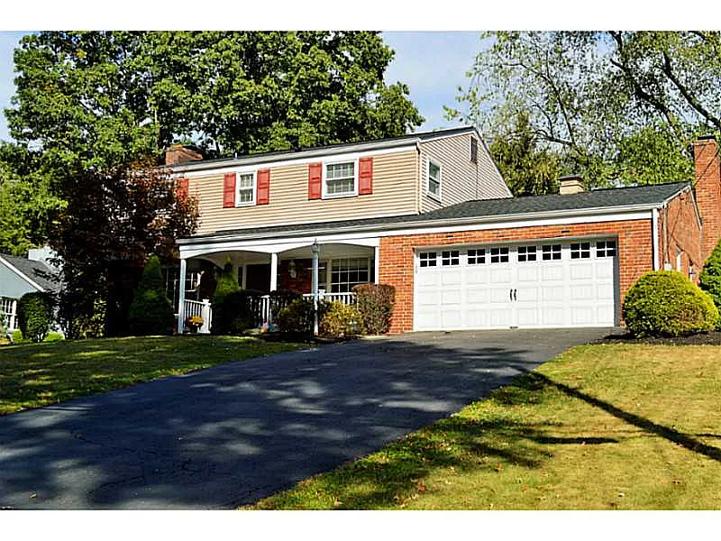 2427 Corteland Dr photo 1