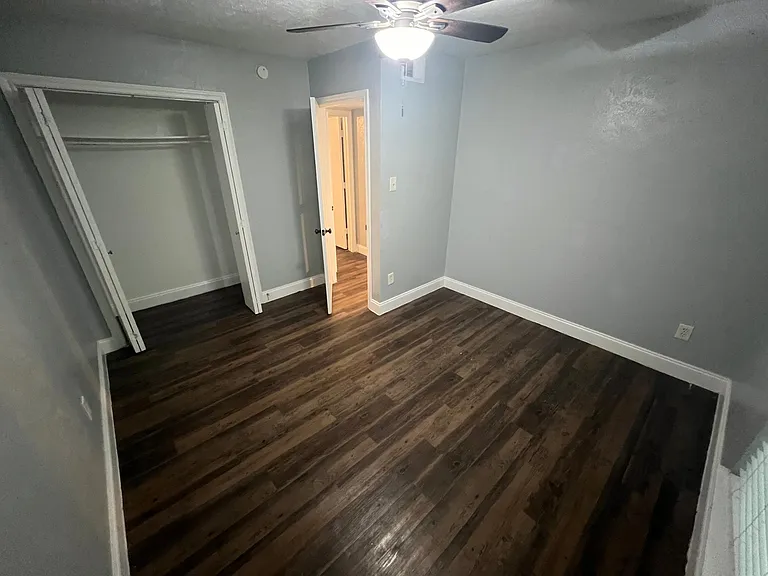 Hampton Gardens Apartment — Photo 43