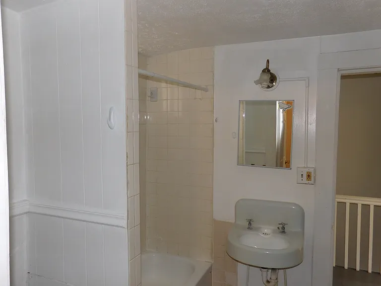 145 King George St — Photo 14