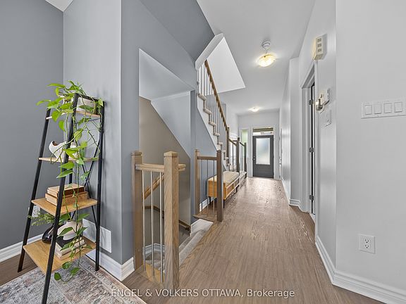 4th image of 825 Loosestrife Way