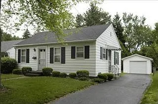 326 Pleasantview Dr photo 1