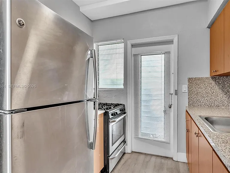 934 Meridian Ave #6 — Photo 7
