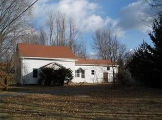 5 Meadow St, Hadley, MA 01035