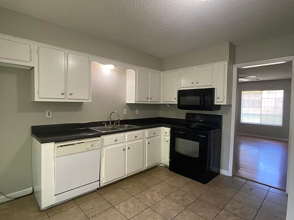 2nd image of 3515 Carroll Dr