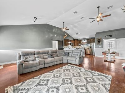 125 Odel Dr, Weatherford, TX, 76085