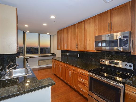 2nd image of 228 Gorge Rd Floor 2