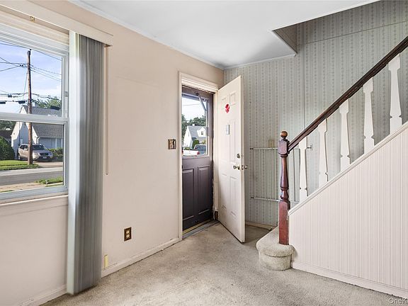 3rd image of 44 Pine Lane