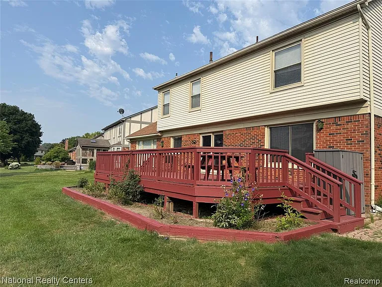 5164 Crowfoot Dr — Photo 41