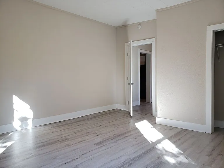337 N Park Ave — Photo 9