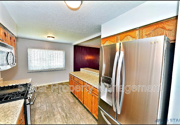 10117 Mercedes St — Photo 20
