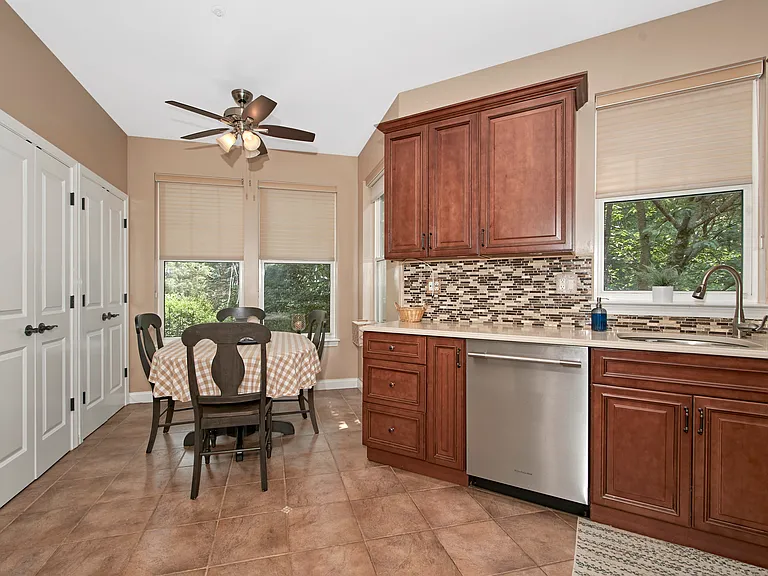 1 Wyldwood Dr #1 — Photo 8