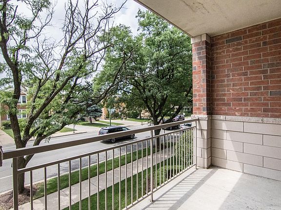 5th image of 6493 N Northwest Hwy APT 306