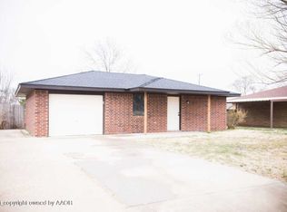 102 Vine St, Claude, TX 79019
