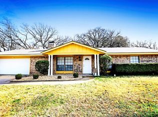 713 Blue Meadow Dr, Azle, TX 76020